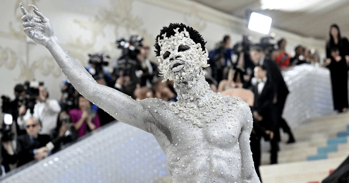 t3 31.png?resize=412,275 - EXCLUSIVE: Lil Nas X Fans Come To The Celeb's Rescue After He Was Dubbed 'Disgusting' & 'Worst Dressed' At This Year's Met Gala