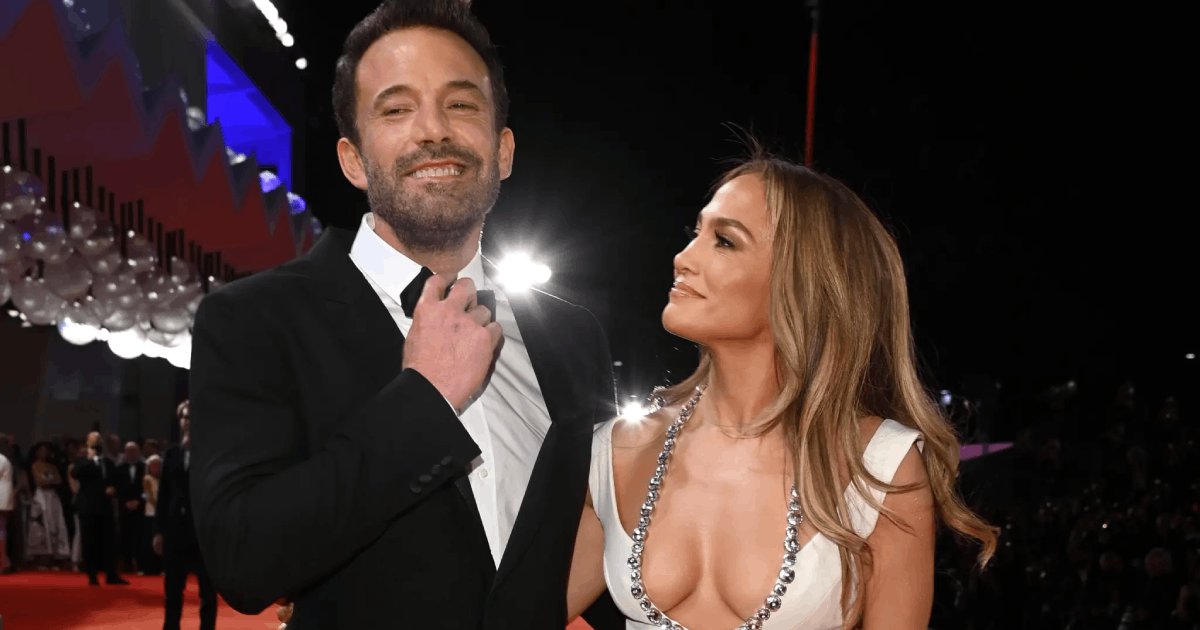 t4 36.png?resize=412,275 - EXCLUSIVE: Ben Affleck TROLLS His Wife For Wearing Clothes That Are Too Sultry, Jennifer Lopez Confirms