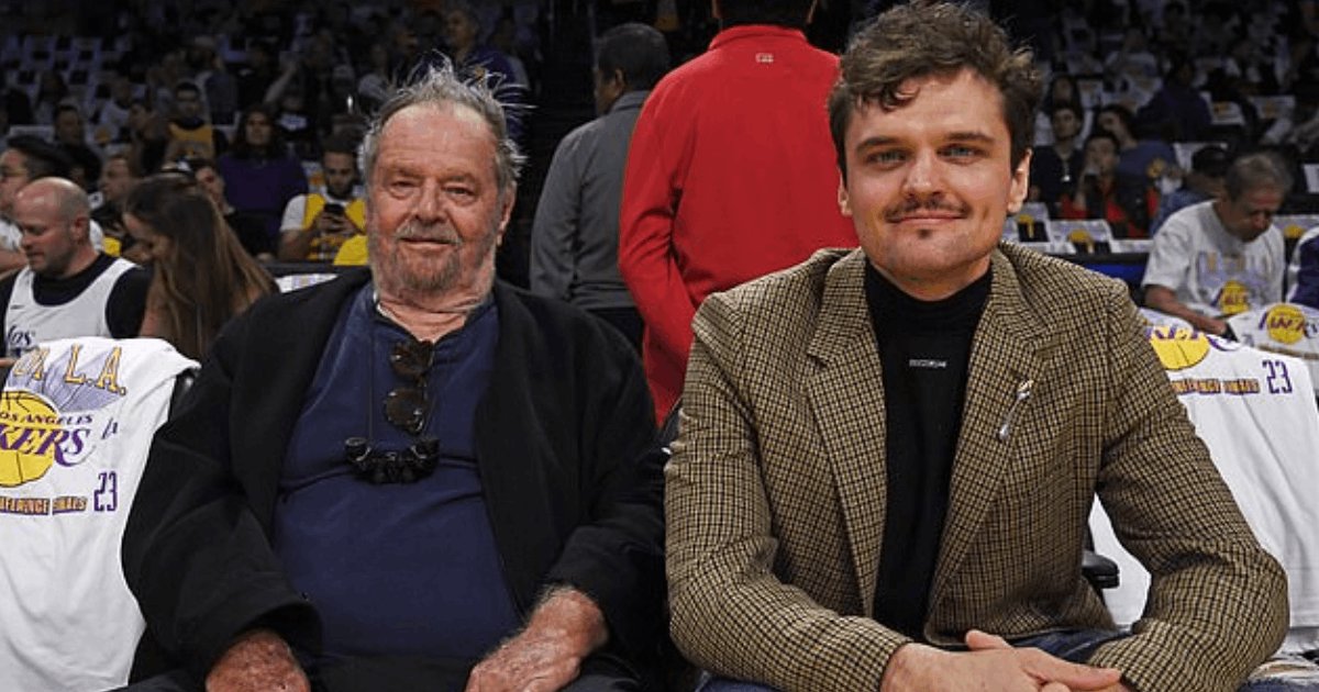 t6 43.png?resize=412,275 - BREAKING: 86-Year-Old Jack Nicholson Makes Rare Public Appearance At LA Lakers Basketball Game