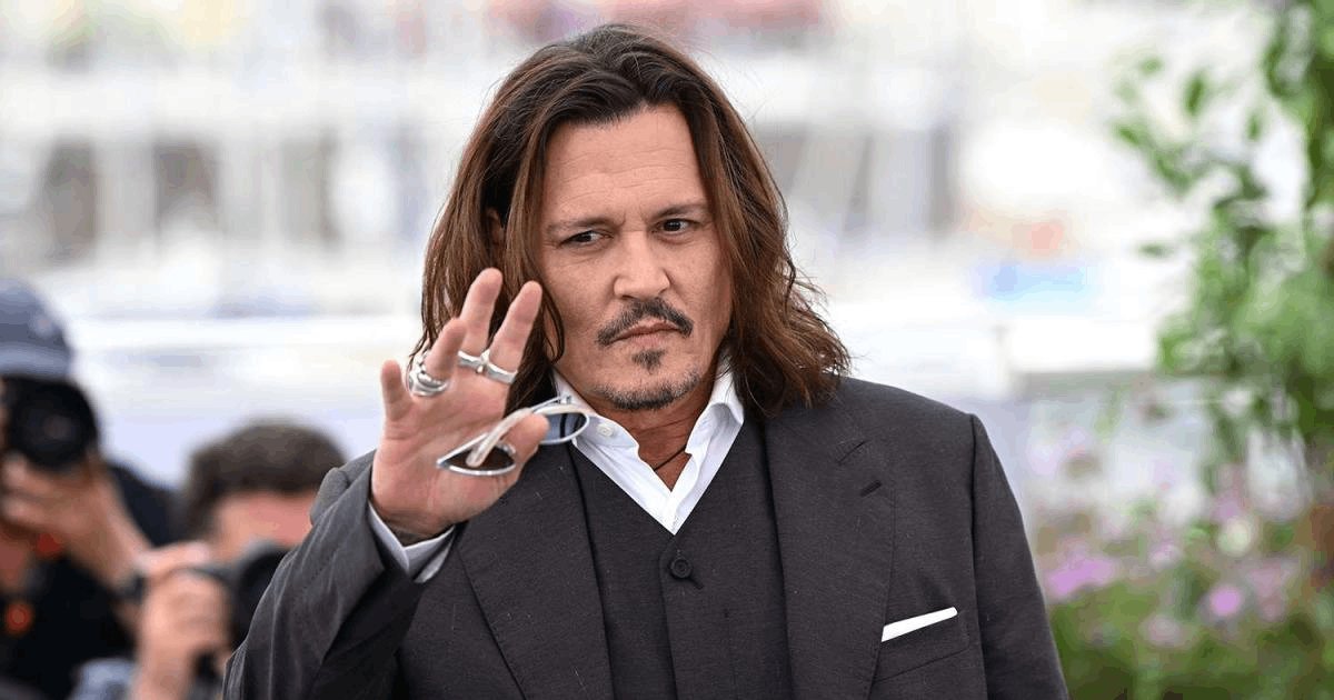 d4.png?resize=412,275 - BREAKING: Emergency Situation For Johnny Depp As Celeb FRACTURES Ankle & Is Forced To Cancel All Of His Performances