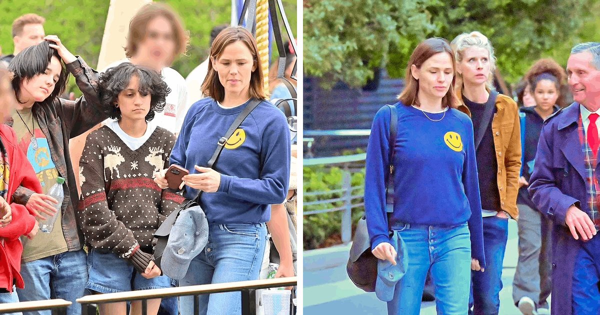 d6.png?resize=412,275 - JUST IN: Jennifer Garner Praised For Taking Jennifer Lopez's Daughter To Disneyland With Her Own Kids