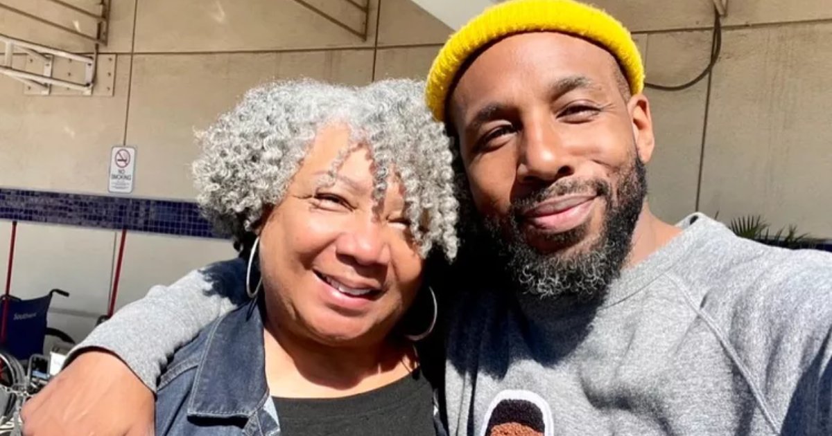 t3 1 1.png?resize=412,275 - BREAKING: Stephen tWitch Boss's Mom Opens Up For The FIRST Time Since Her Son's Tragic Death