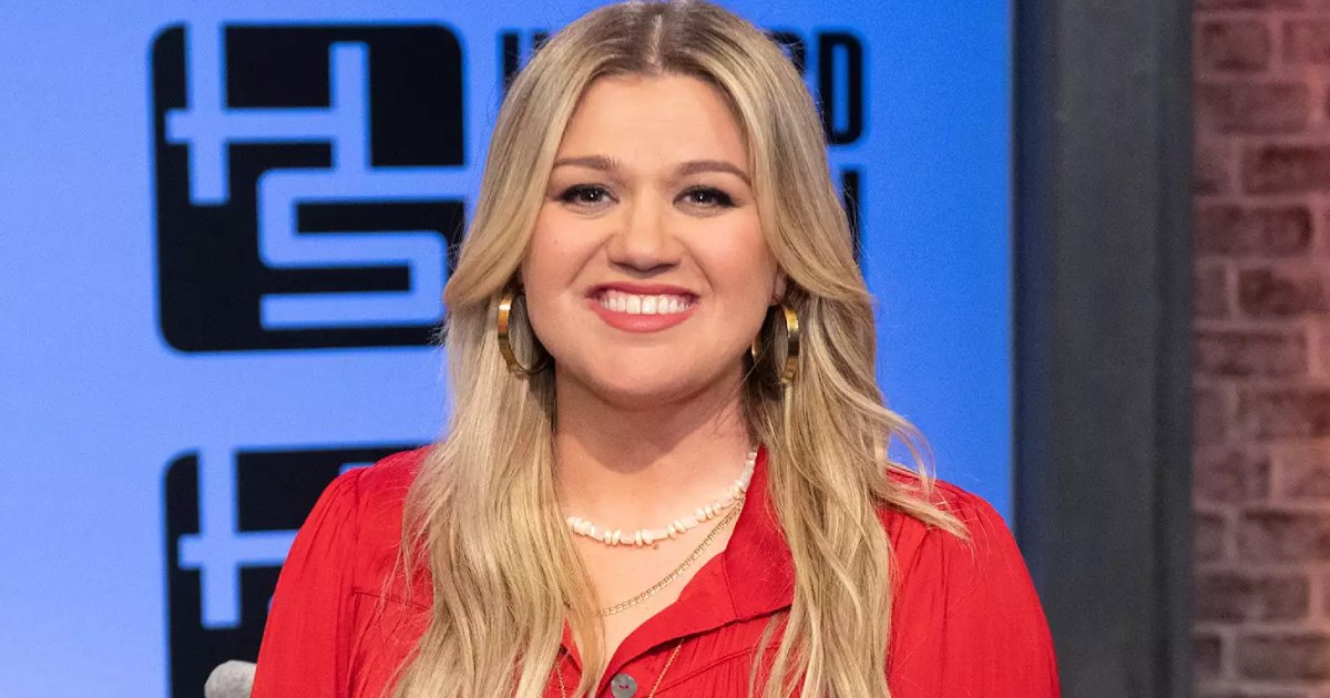 t4 1 2.png?resize=412,275 - EXCLUSIVE: Kelly Clarkson Says The Only Thing That Allowed Her To Survive Her Painful Divorce Was Anti-Depressant Drugs