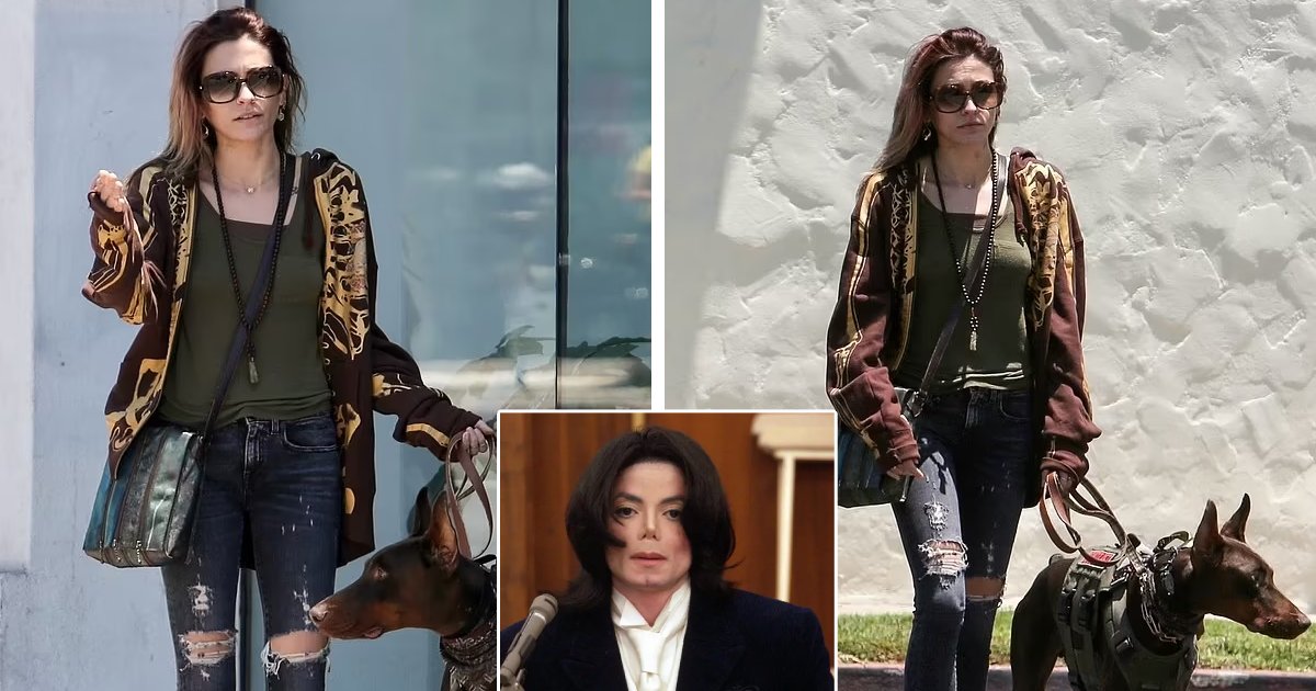 t5 12 1.png?resize=412,275 - EXCLUSIVE: Paris Jackson Pictured Taking Casual Stoll With Her Pet Dog