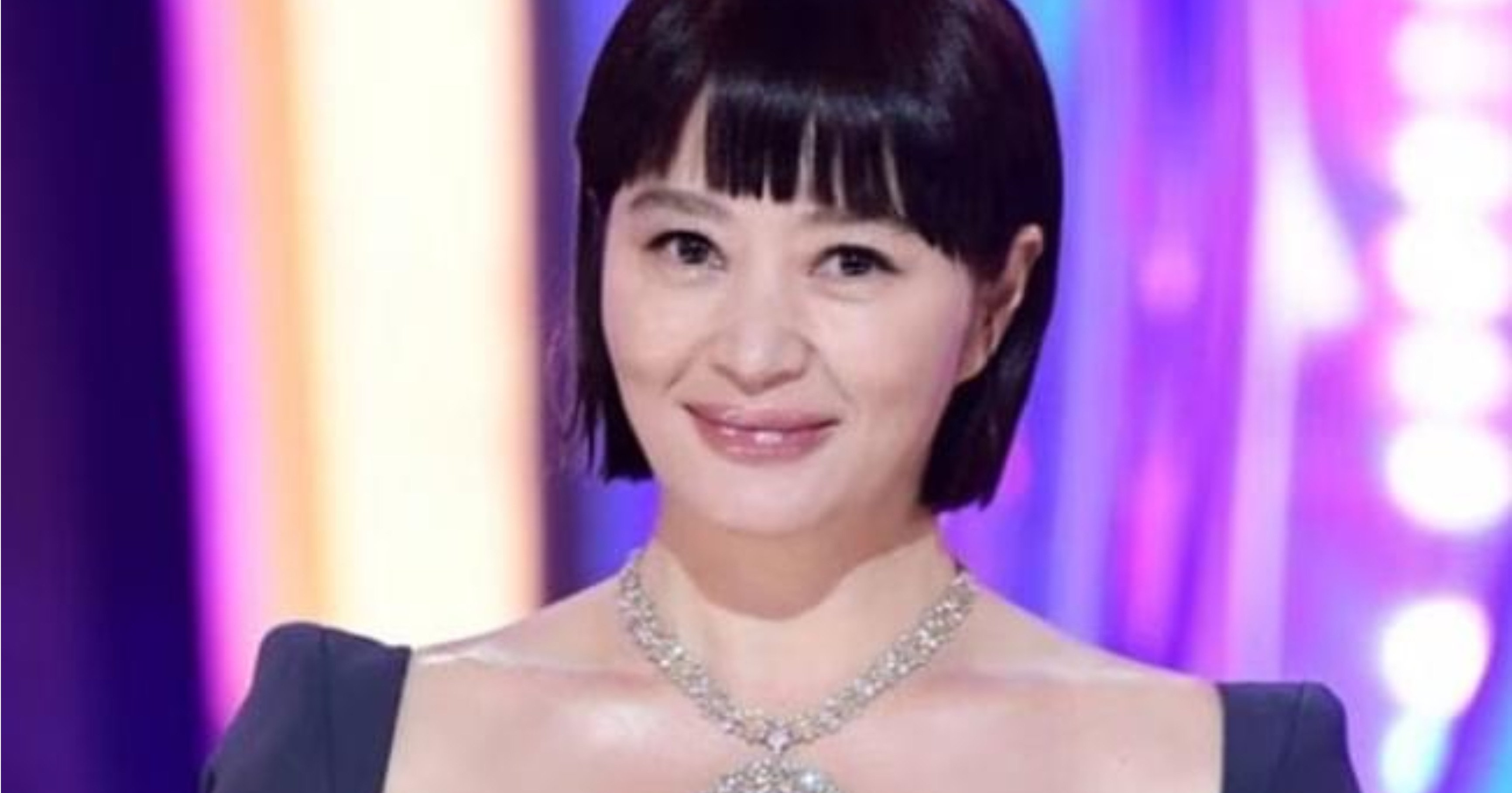 56393f40 1fb7 46ec a82b f457184952c0.jpeg?resize=412,232 - 올해 54살인 김혜수 무보정 충격 근황ㄷㄷ