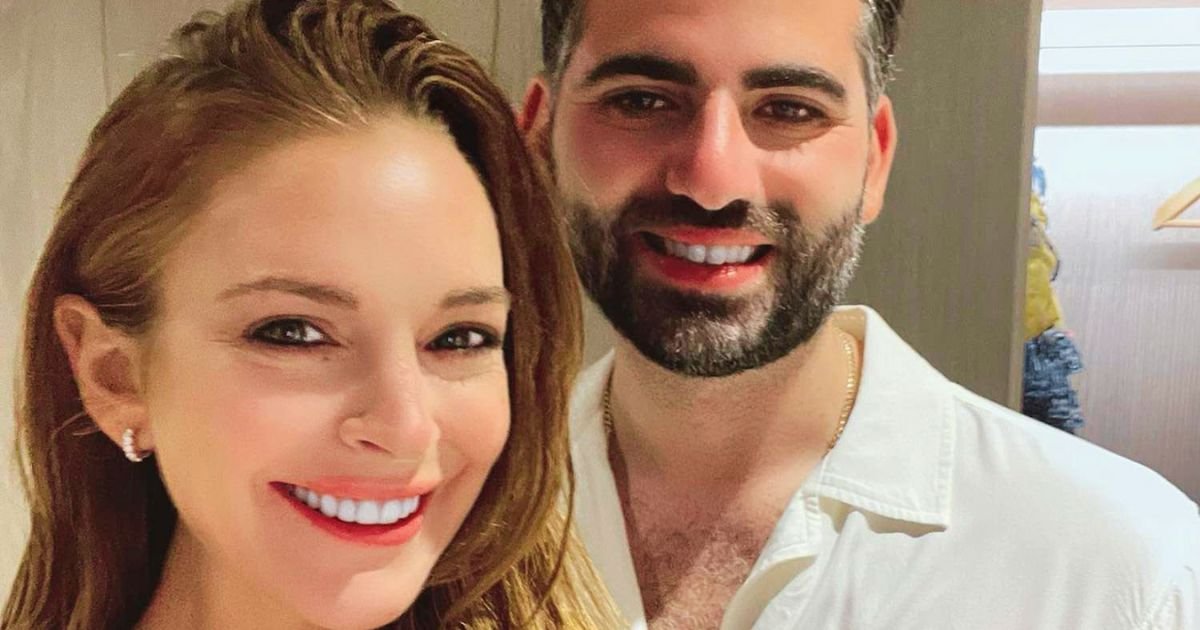 lohan4 1.jpg?resize=412,275 - JUST IN: Lindsay Lohan, 37, Has Revealed The NAME Of Her Baby Boy But Everyone Is Saying The Same Thing