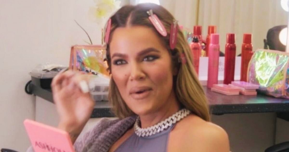 neck4.jpg?resize=412,275 - JUST IN: Khloe Kardashian Leaves Fans CONCERNED After They Spotted A Strange Detail On Her Neck In Unedited Video