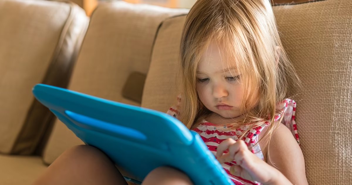 t6 1.png?resize=412,232 - "My Two-Year-Old Uses The iPad For TWO HOURS Each Day But I Think It's Super Productive!"