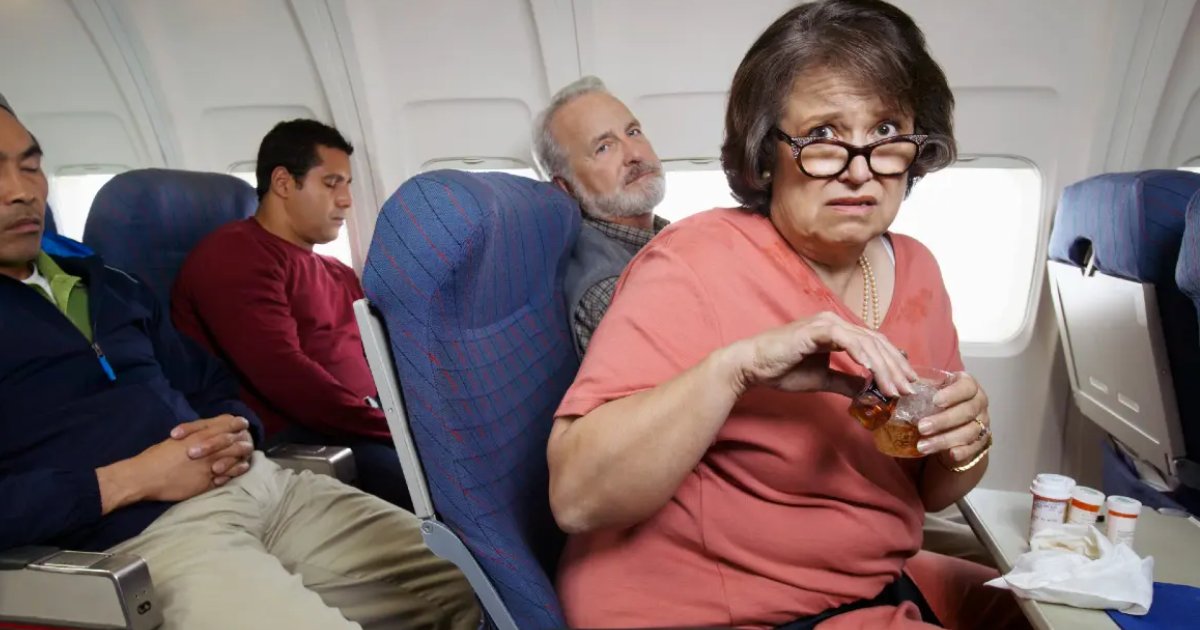 t7 3.png?resize=412,275 - "I REFUSE To SWTICH Seats For An Elderly Couple! You Can Call Me RUDE But I Paid EXTRA For This View!"