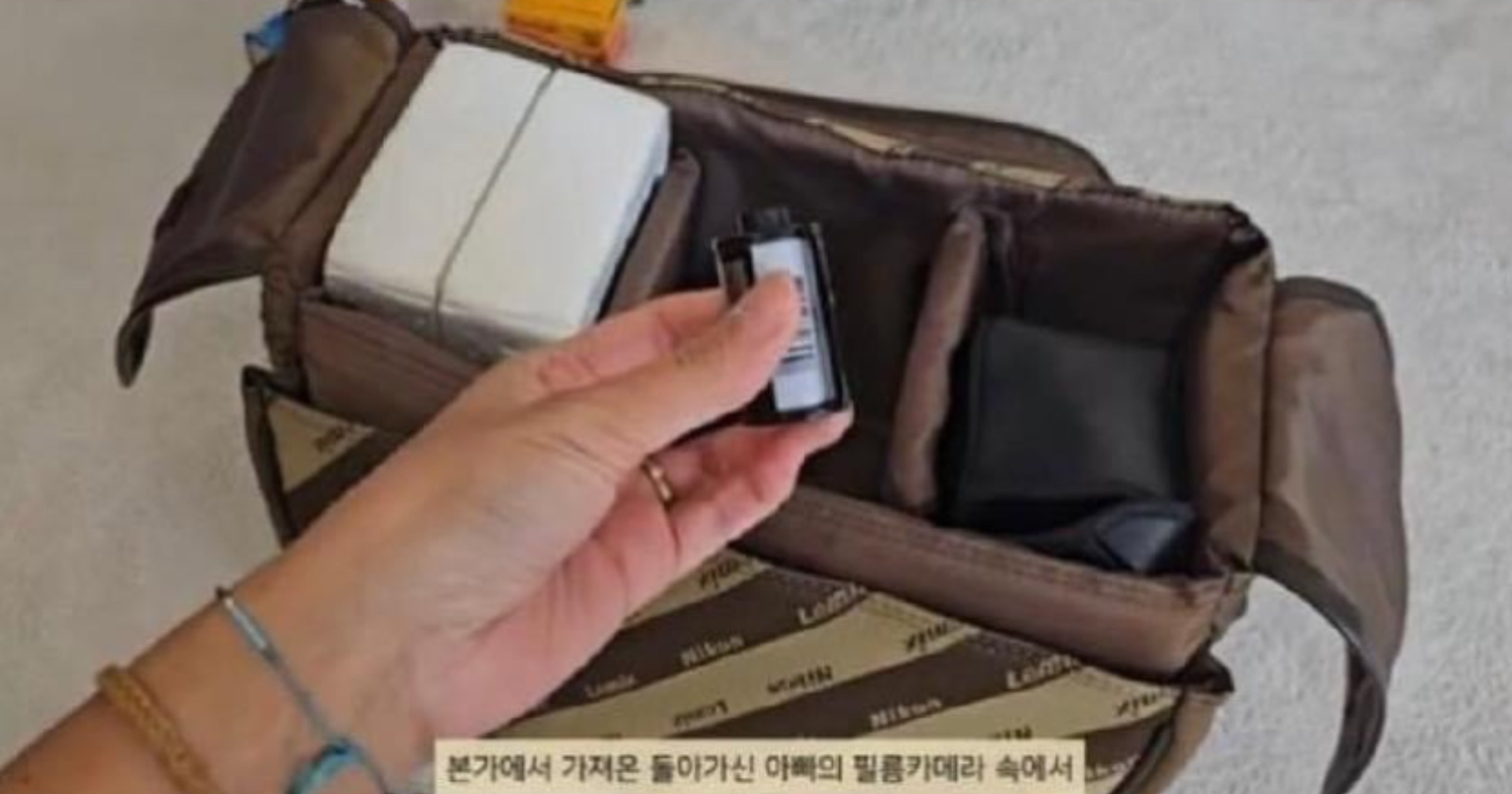 f4f0ea07 79a2 4c6b aff7 5df490e216c5.jpeg?resize=412,275 - 돌아가신 아버지의 카메라 가방에서 다 쓴 필름이 나왔다...