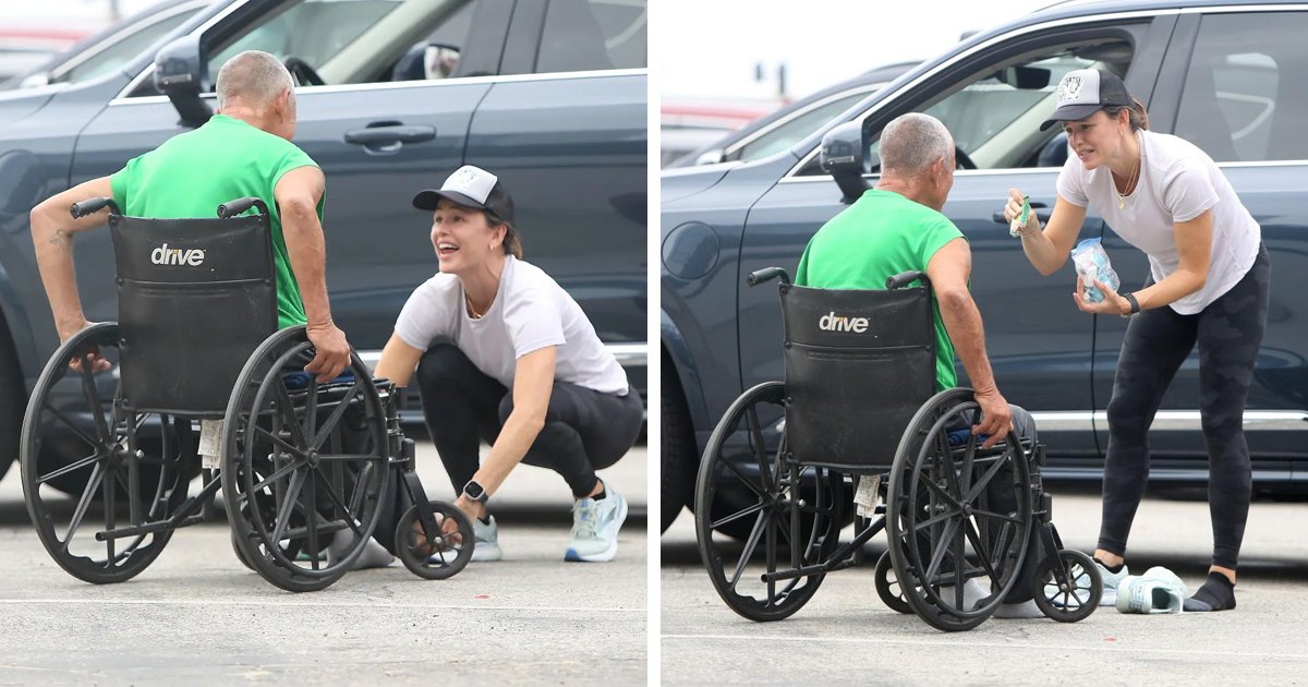 d81.jpg?resize=412,275 - JUST IN: Jennifer Garner Wins Hearts After Stepping Out Of Car To Help Homeless Elderly Man In A Wheelchair 