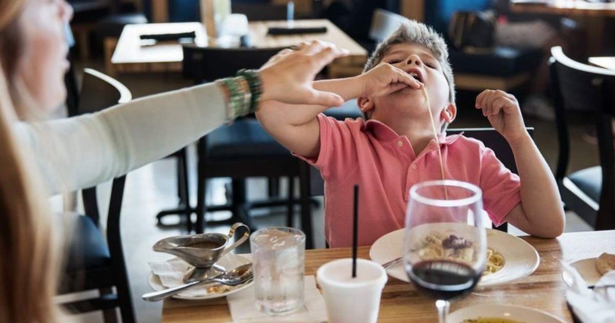 m1 1 1.jpeg?resize=1200,630 - “I Was Ordered By The Waiter To Clean Up The Mess That My Child Left Behind At The Restaurant! That’s His Job, NOT Mine!”