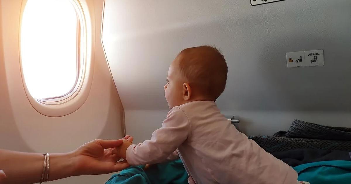 d5.jpeg?resize=412,232 - “The Passenger Sitting Next To Me Had The Audacity To Change Her Baby’s Diaper On The Flight! How Is That Alright?"