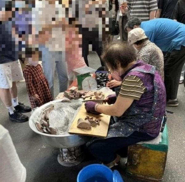 1 40.jpg?resize=412,275 - 줄서서 먹던 광장시장 순대할머니 망ㅎ 이유 ㄷㄷ.....
