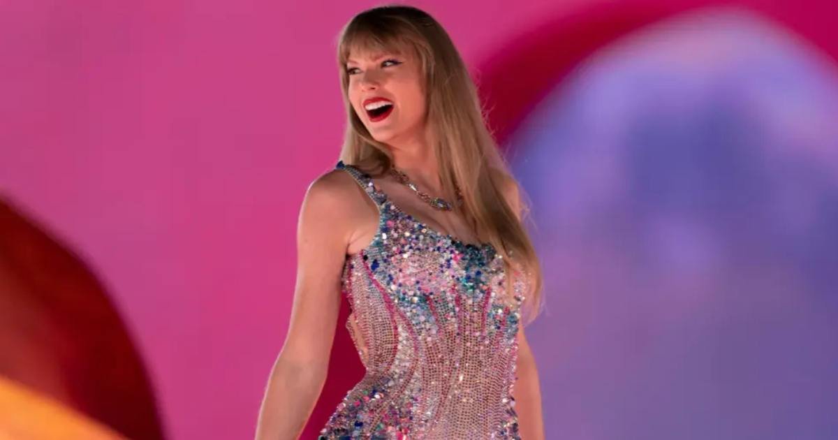 m1 7.jpeg?resize=412,275 - JUST IN: Taylor Swift Fans Claim They’ve Been Camping Out For FIVE MONTHS To Be Front Row For Her Eras Tour