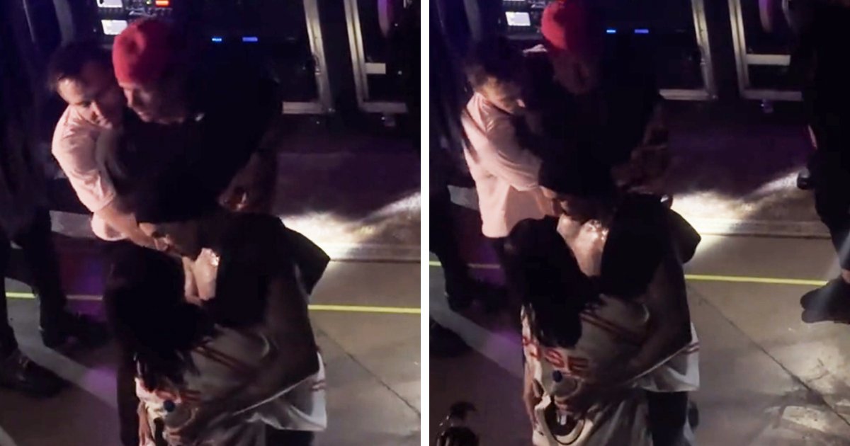 d62.jpg?resize=412,275 - EXCLUSIVE: "Get A Room!"- Furious Fans Slam Travis Barker & Kourtney Kardashian For 'Steamy Makeout Session' Backstage At Blink-182 Concert