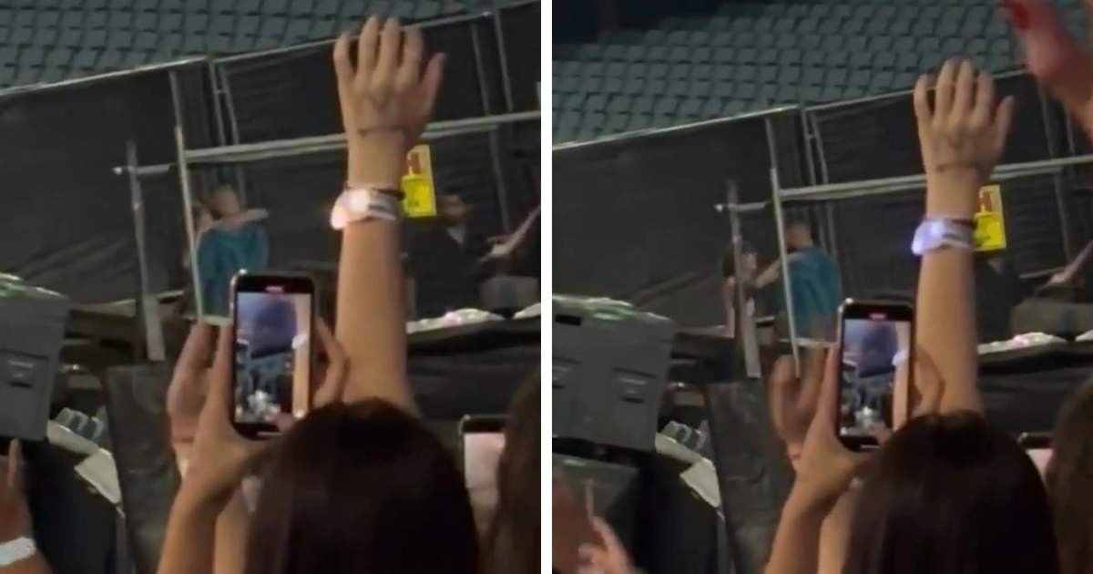 m1 5 1.jpeg?resize=412,275 - EXCLUSIVE: "Please Leave The Smooches For The Hotel"- Fans Call Out Taylor Swift for Transforming Eras Tour Into PDA Packed Affair As Star Pictured 'Passionately Kissing' Lover Travis Kelce