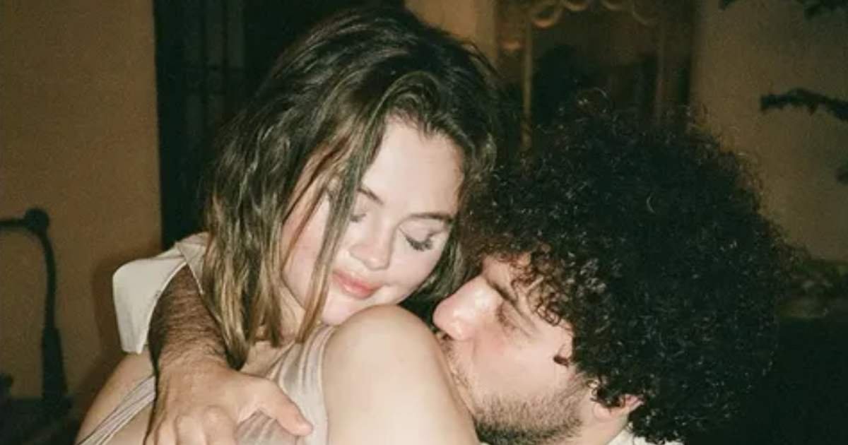 m4 4.jpeg?resize=412,275 - JUST IN: Selena Gomez's Boyfriend Benny Blanco Grabs & Plays With Her Cleavage In Steamy PDA Display On Social Media