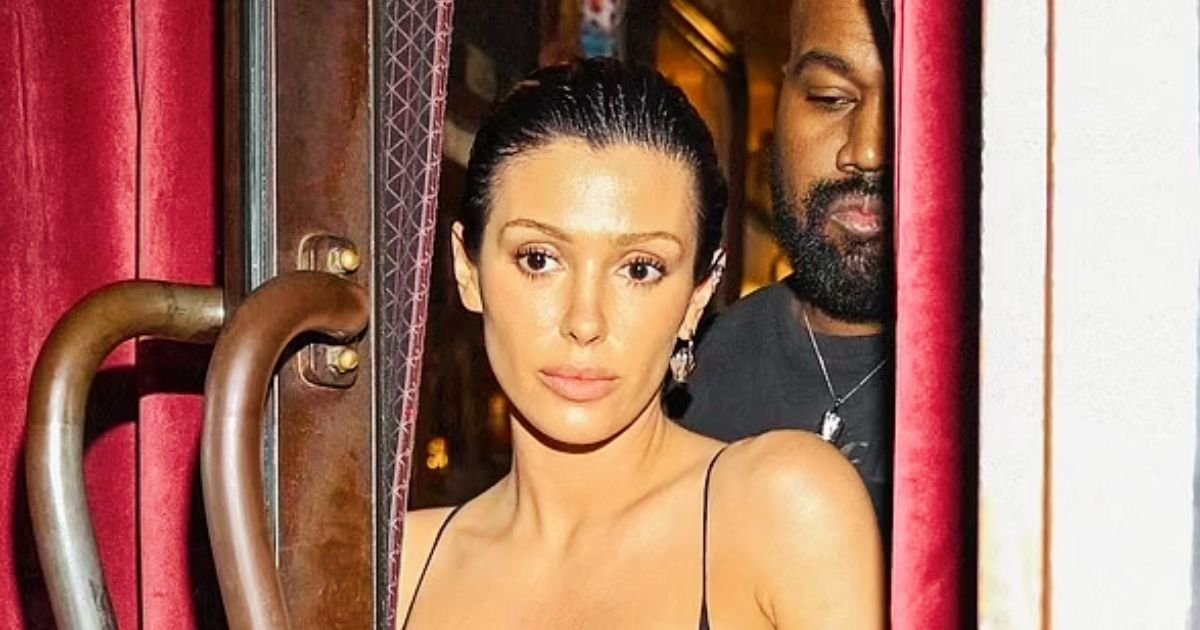 bc3.jpg?resize=1200,630 - JUST IN: Kanye West's Wife Bianca Censori Goes Underwear FREE Again As She Tries To Cover Her Modesty With Her Phone