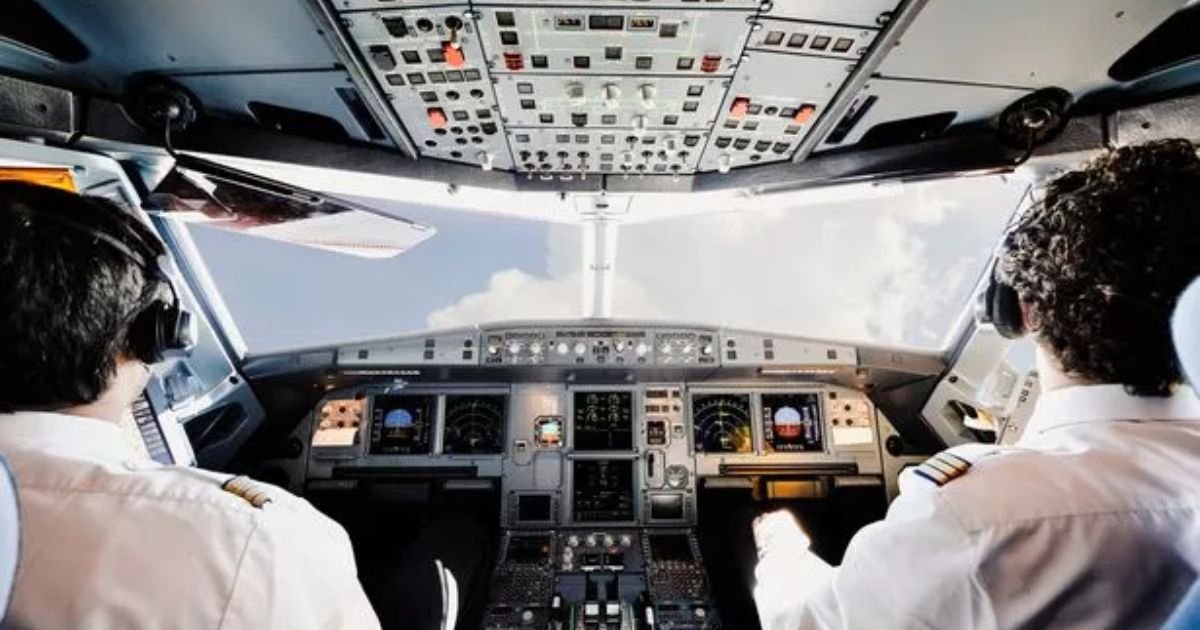 copy of articles thumbnail 1200 x 630 10 3.jpg?resize=1200,630 - Both Pilots On Board Aircraft Carrying 153 Passengers Fall ASLEEP Causing Plane To Veer Off Path