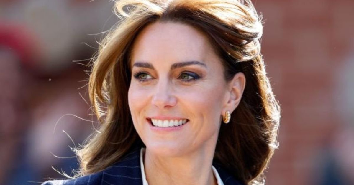 copy of articles thumbnail 1200 x 630 24 1.jpg?resize=1200,630 - Kensington Palace Releases First Official Picture Of Kate Middleton With Kids As Princess Breaks Silence About 'Mystery Surgery'