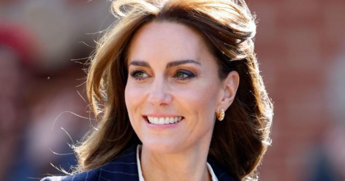 copy of articles thumbnail 1200 x 630 24 1.jpg?resize=412,275 - Kensington Palace Releases First Official Picture Of Kate Middleton With Kids As Princess Breaks Silence About 'Mystery Surgery'