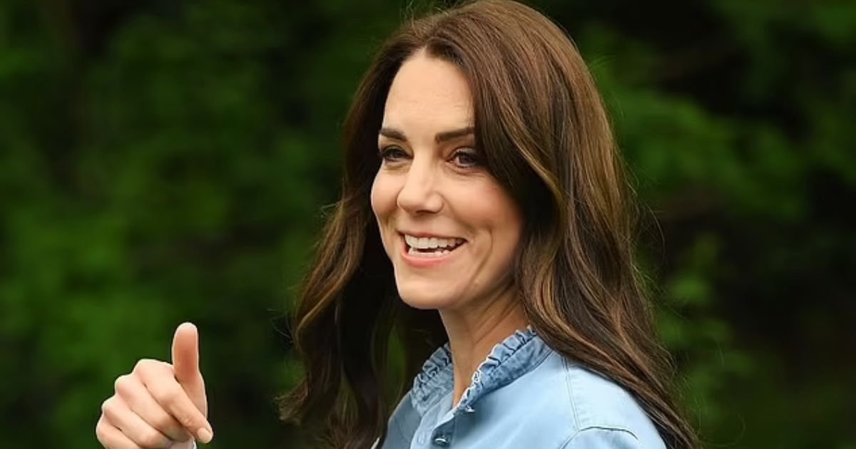 km4.jpg?resize=1200,630 - Kate Middleton Looks Happy And Relaxed As She's Seen For The FIRST Time Since Undergoing Planned Abdominal Surgery