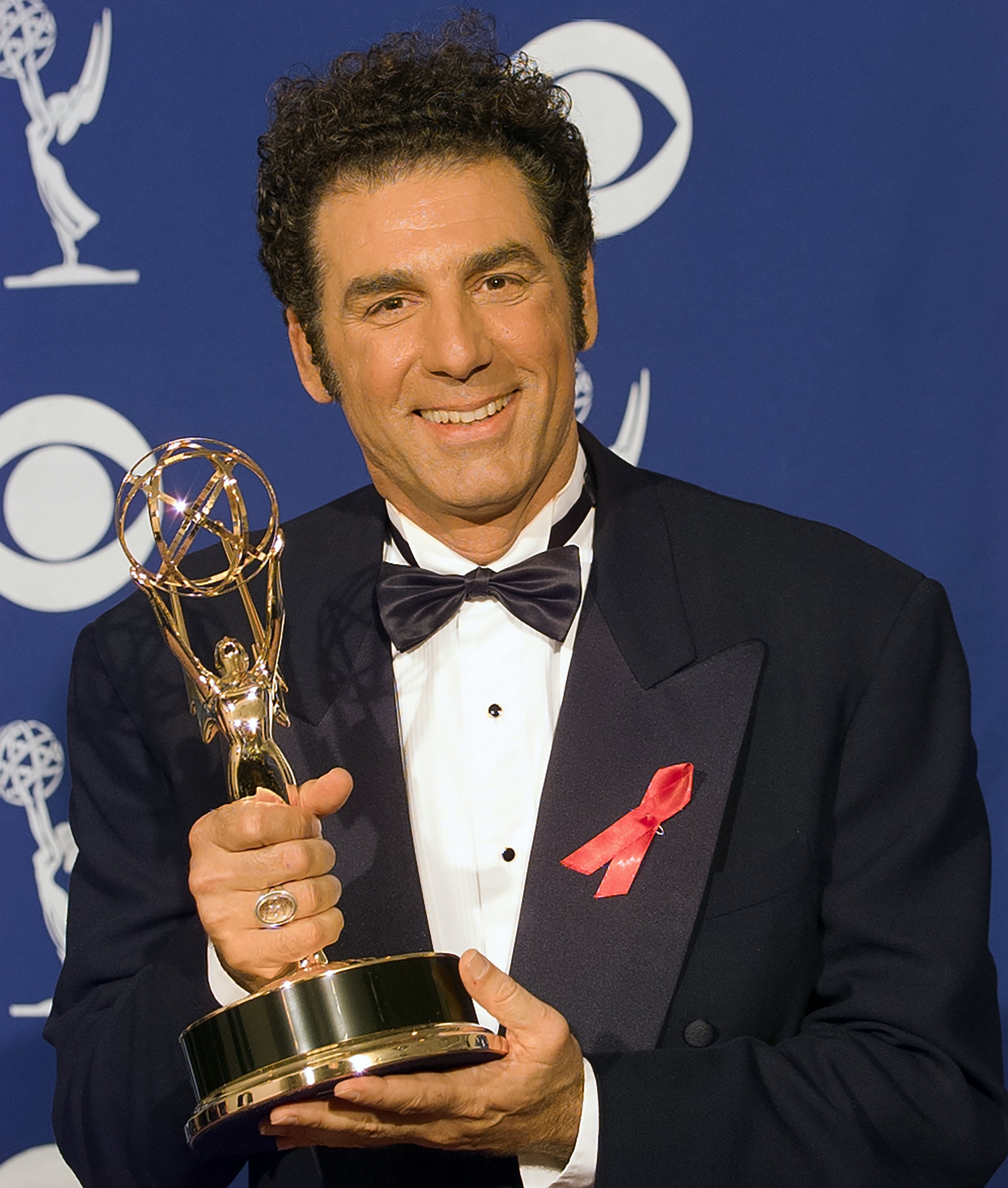 michael richards holding his emmy