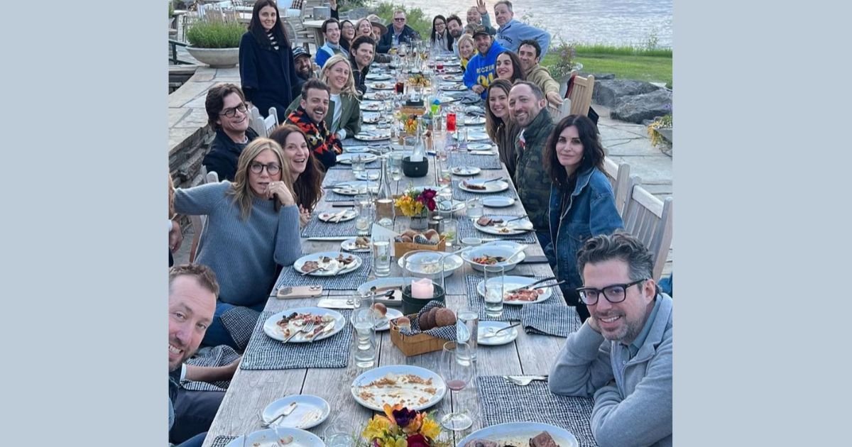 copy of articles thumbnail 1200 x 630 1 23.jpg?resize=412,232 - The Sheer Number Of 'Famous Guests' Seated At Kristen Bell's Dinner Party Leaves Fans Stunned