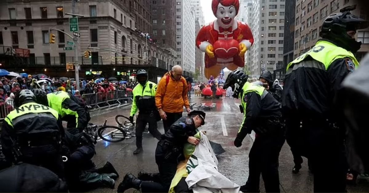 copy of articles thumbnail 1200 x 630 11 10.jpg?resize=1200,630 - Macy's Thanksgiving Parade Descends Into Chaos As Police Arrest Protesters