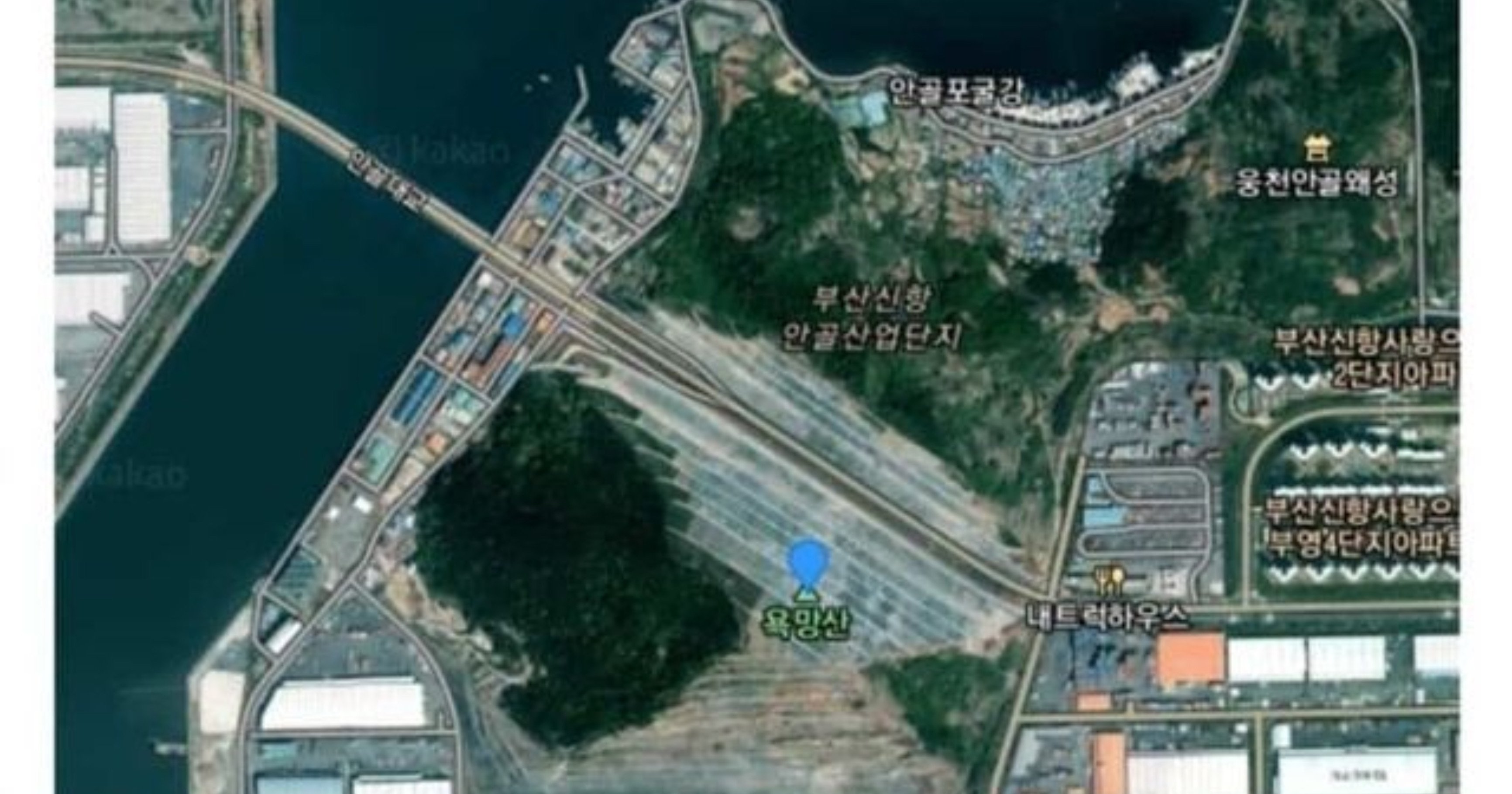 6b51cef7 def2 40a1 a2ae 2aea1612d767.jpeg?resize=412,232 - 산을 깎아 만든 부산의 한 도로
