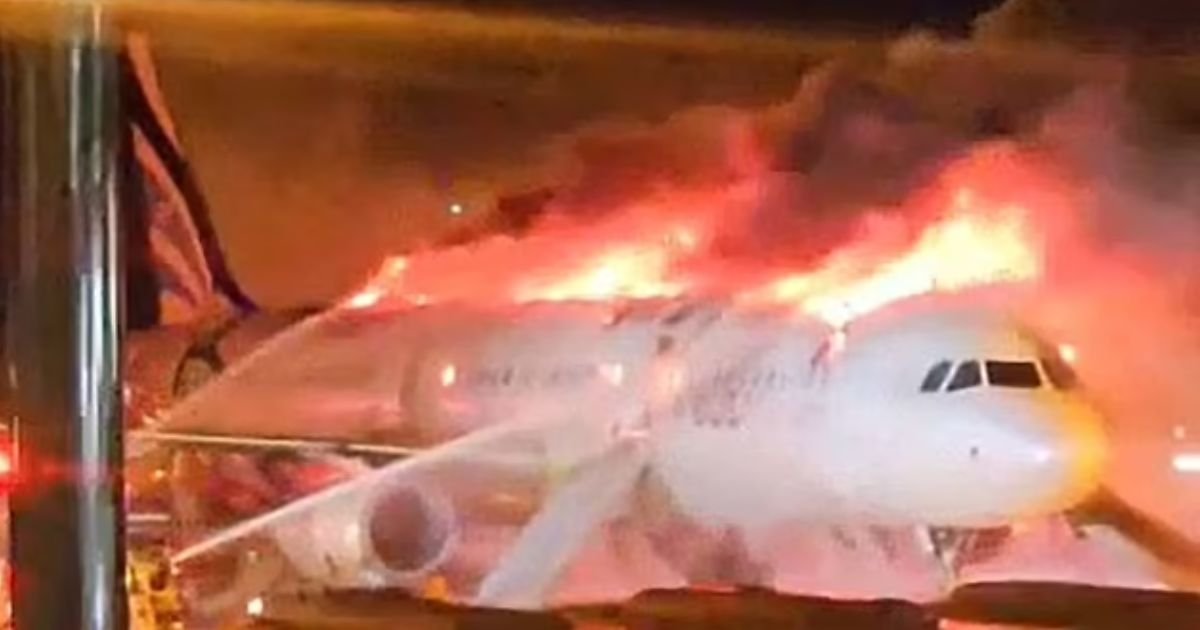 copy of articles thumbnail 1200 x 630 14 5.jpg?resize=412,275 - Fire RIPS Through Passenger Plane Sparking Emergency Evacuation