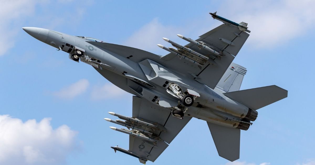 copy of articles thumbnail 1200 x 630 10 7.jpg?resize=412,275 - US Navy 'Super Hornet' Worth $100 Million CRASHES Into San Diego Bay