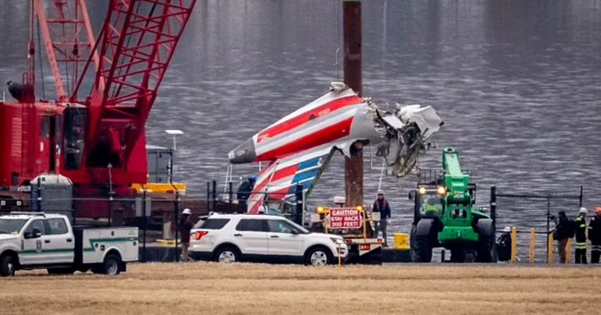 copy of articles thumbnail 1200 x 630 12 5.jpg?resize=412,232 - Fatal Air Traffic Control Mistake That May Have Caused Helicopter To CRASH Into Plane