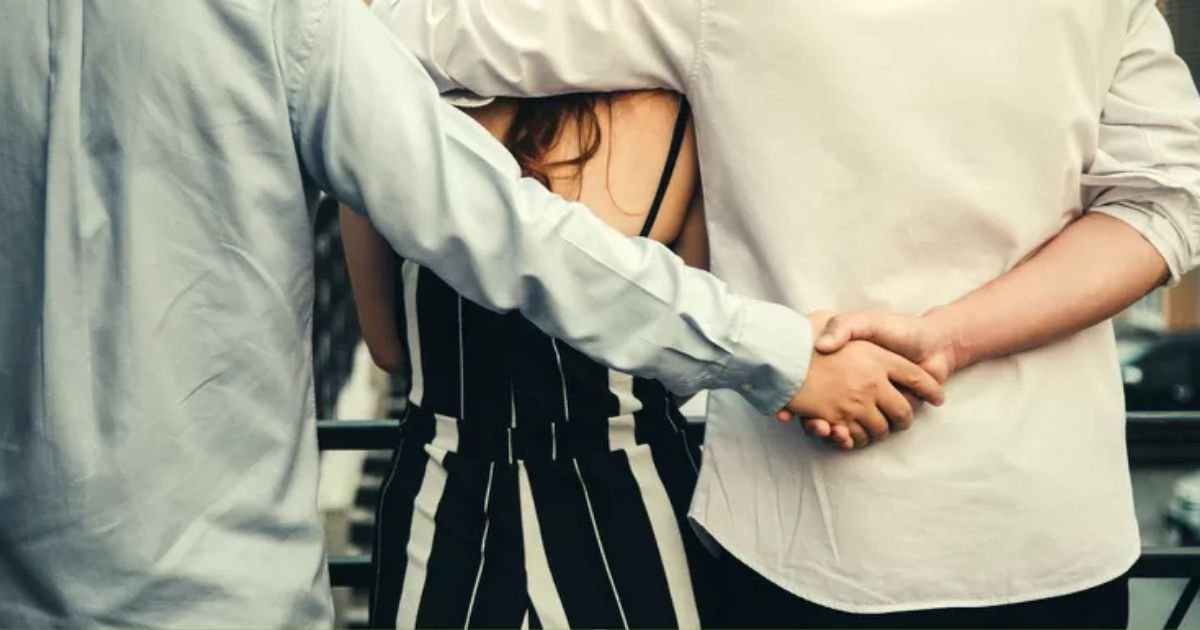 copy of articles thumbnail 1200 x 630 4 19.jpg?resize=412,232 - Groom Falls in Love with His Wedding Designer, Calls Off Nuptials, and Leaves Bride Before Tying the Knot