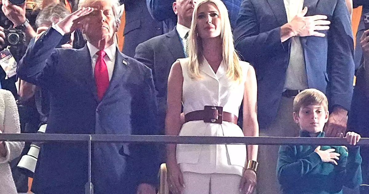 copy of articles thumbnail 1200 x 630 6 8.jpg?resize=1200,630 - Donald Trump Makes HISTORY By Being The First US President To Attend the Super Bowl
