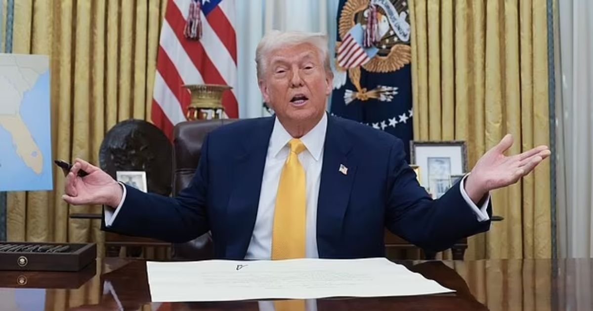 copy of articles thumbnail 1200 x 630 8 14.jpg?resize=412,232 - Top Political Guru Predicts Trump's Administration Will COLLAPSE Within 30 Days