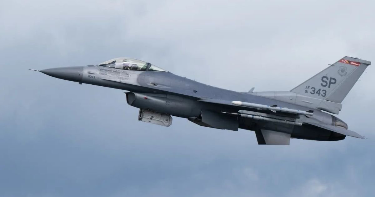 copy of articles thumbnail 1200 x 630 19 1.jpg?resize=412,275 - US Air Force F-16 Fighters Intercept Two Aircrafts That INVADED Mar-a-Lago Airspace