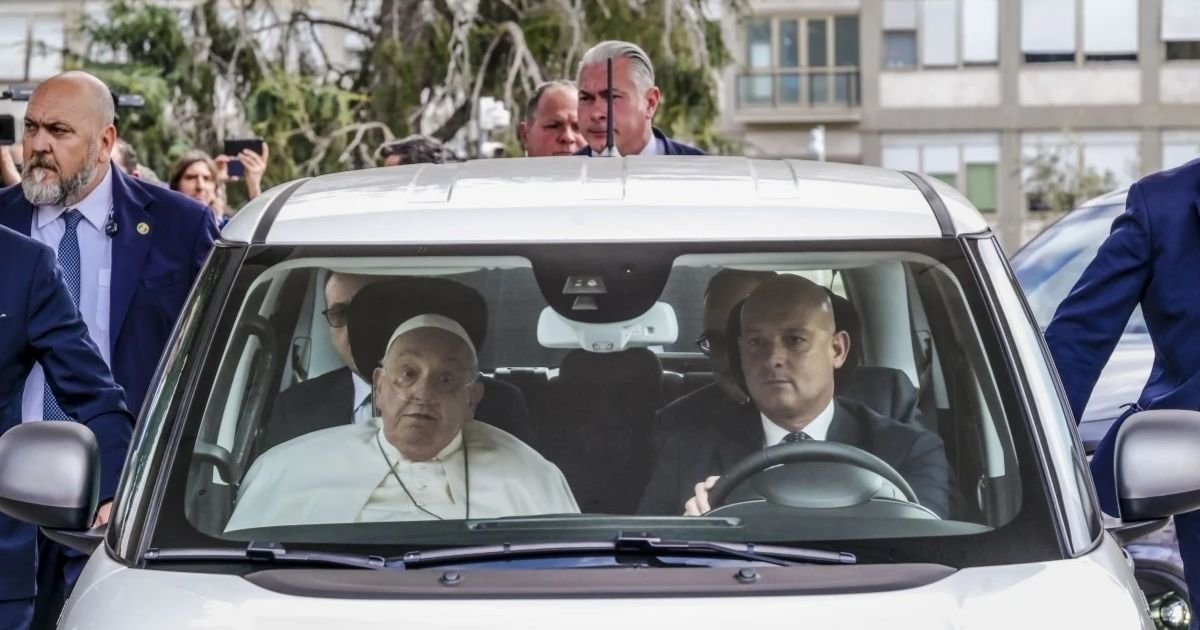 copy of articles thumbnail 1200 x 630 3 30.jpg?resize=412,275 - Pope Francis Returns Home After 5-Week-Long Hospital Stay Battling Life-Threatening Double Pneumonia