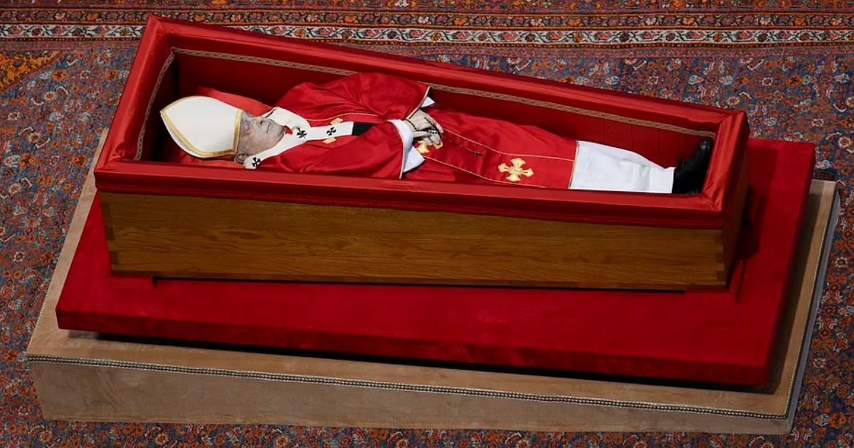copy of articles thumbnail 1200 x 630 18 21.jpg?resize=412,275 - Pope Francis’ Coffin Carried Through Vatican as Huge Crowds Gather to File Past Body