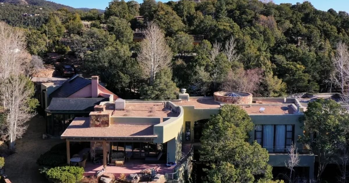 copy of articles thumbnail 1200 x 630 19 12.jpg?resize=412,275 - Gene Hackman, Betsy Arakawa’s Property was ‘Breeding Ground for Infestation’ with Dead Rodents, Feces All Over