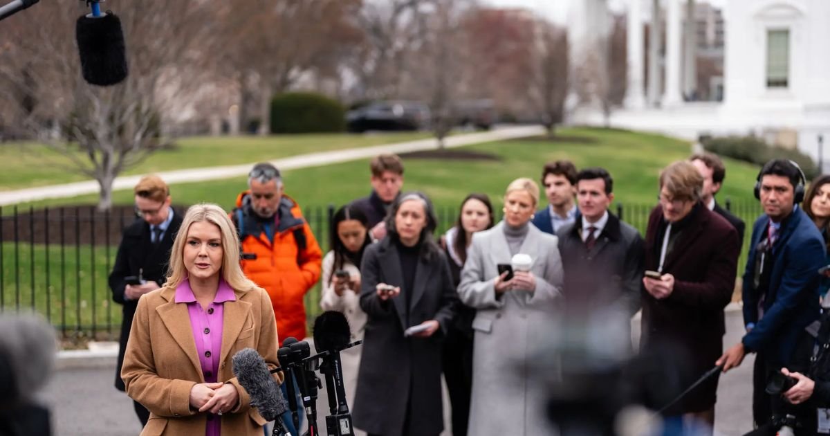 copy of articles thumbnail 1200 x 630 19 3.jpg?resize=412,232 - Trump Says White House Will NOT Respond to Journalists Using 'Pronouns' In Their Bio