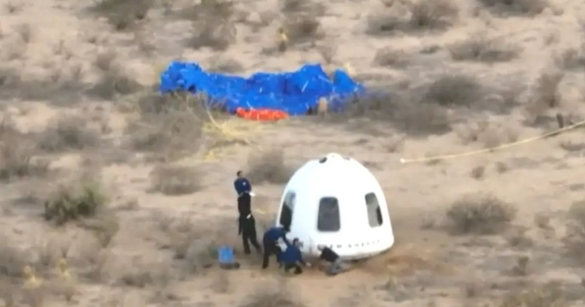 copy of articles thumbnail 1200 x 630 20 11.jpg?fit=1024%2C538&ssl=1&strip=all - Overexcited Jeff Bezos Face-Plants After Fiancée Lauren Sánchez’s Blue Origin Spaceflight Safely Lands