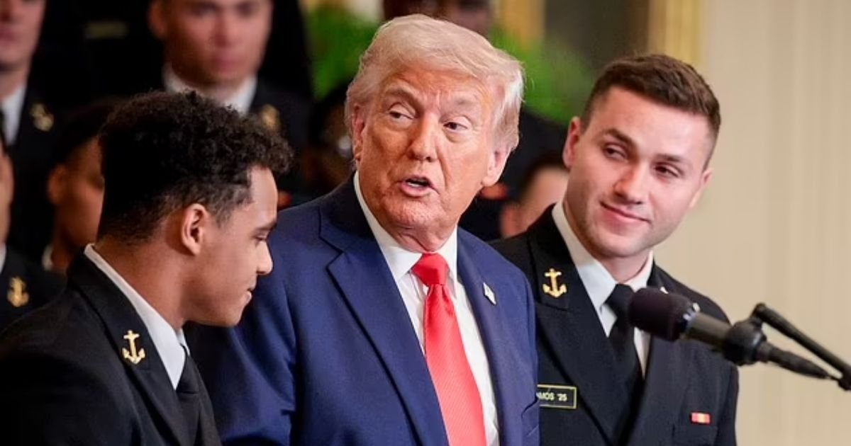 copy of articles thumbnail 1200 x 630 20 14.jpg?resize=412,232 - Doctor Knows ‘Worrying Reason’ Behind Mysterious Bruise on Donald Trump’s Hand