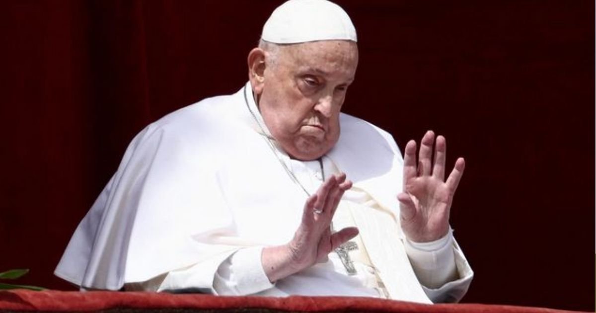 copy of articles thumbnail 1200 x 630 21 15.jpg?resize=1200,630 - Pope Francis Pictured Delivering Easter Blessing Just Hours Before Death