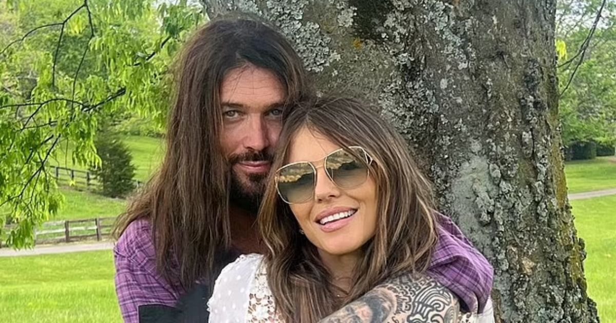 copy of articles thumbnail 1200 x 630 23 20.jpg?resize=1200,630 - Elizabeth Hurley All Set To Marry New Lover Billy Ray Cyrus After Sharing Shocked Romance