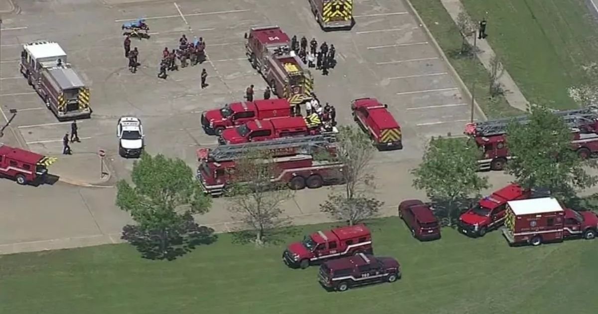 copy of articles thumbnail 1200 x 630 28 4.jpg?resize=412,275 - Huge Police Response After ‘Gunshots’ Fired from Active Shooter at Dallas High School