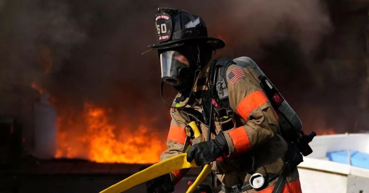 copy of articles thumbnail 1200 x 630 31 4.jpg?fit=1024%2C538&ssl=1&strip=all - Thick Smoke From Raging New Jersey Wildfires Forces THOUSANDS to Flee