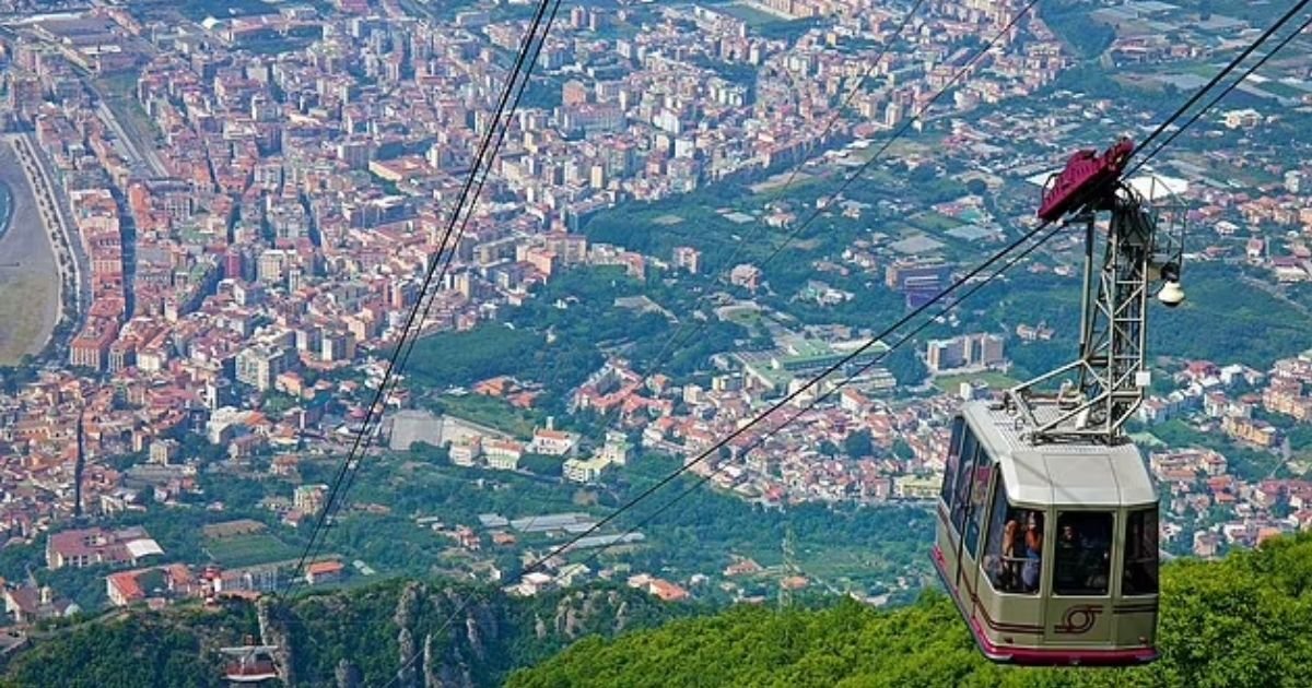 copy of articles thumbnail 1200 x 630 34.jpg?resize=412,275 - Tourist Cable Car CRASHES Killing at Least Four People as Death Toll Feared to Rise