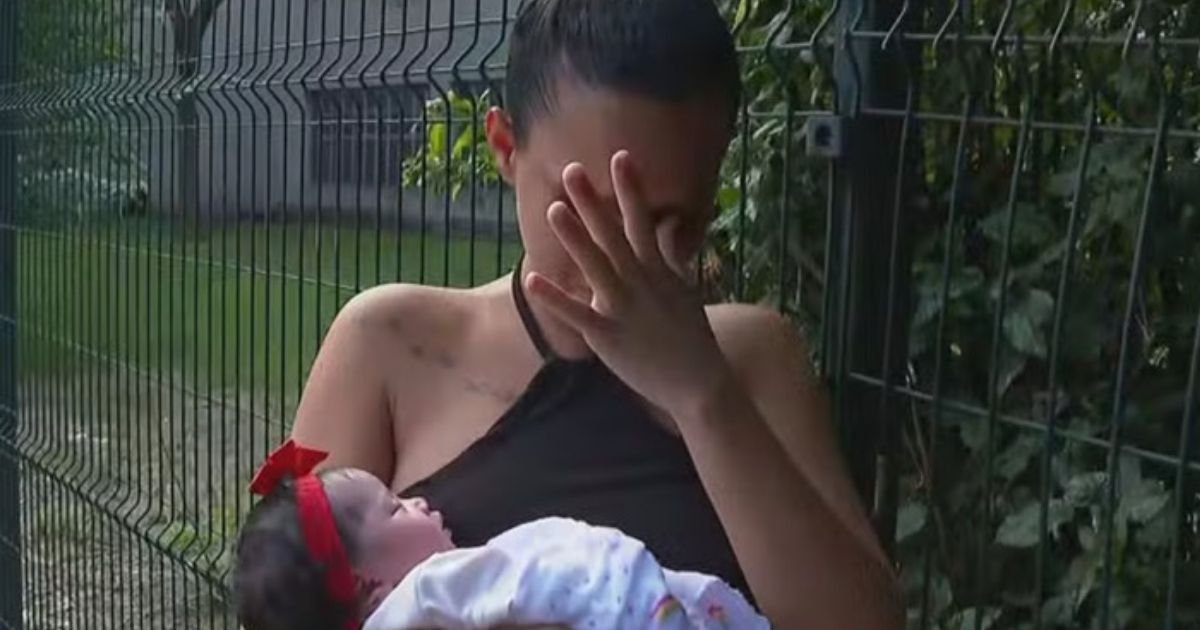 copy of articles thumbnail 1200 x 630 40 1.jpg?resize=412,275 - “Baby Trafficking!”: Pregnant Woman Thought She Was Having Twins, But Hospital Only Gave Her ONE Baby